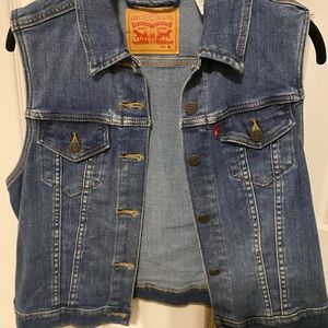 Levi’s denim vest